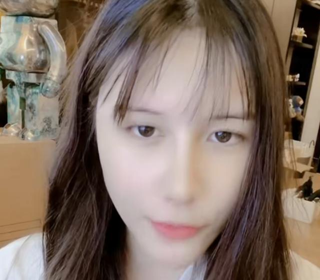 主播可可堪称女主播天花板,一手“关马”十分娴熟,公益赛带飞