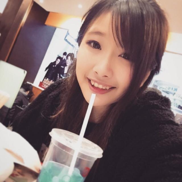 cosplay的美少女加上可爱又萌萌的小虎牙