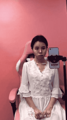连上4天热搜的斗鱼女主播“乔碧萝”,究竟有多荒唐多魔幻?