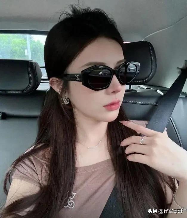 又一位25岁女主播不幸去世,颜值身材绝美,死因曝光让人唏嘘