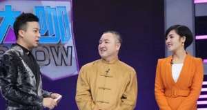 央视女主播掉的高跟鞋(15年四川女主播因内急溺亡，现场只剩一只高跟鞋，土地上明显抓痕)