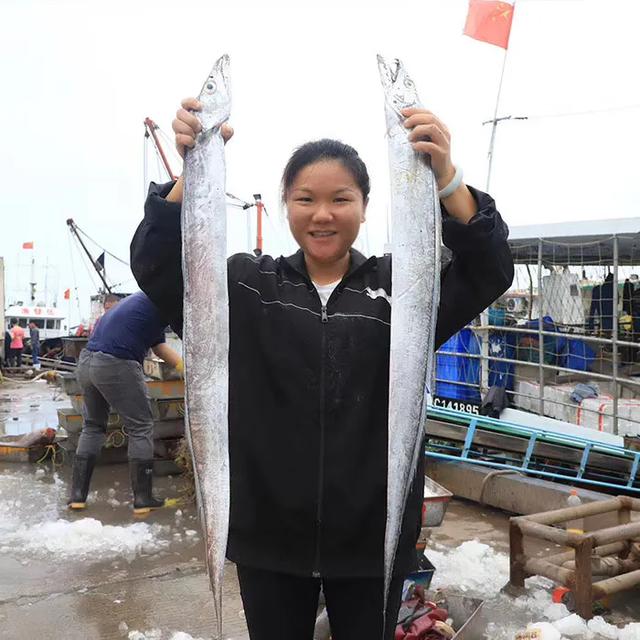 她辞职后在抖音直播赶海,两年获400万网友关注月销百万海鲜