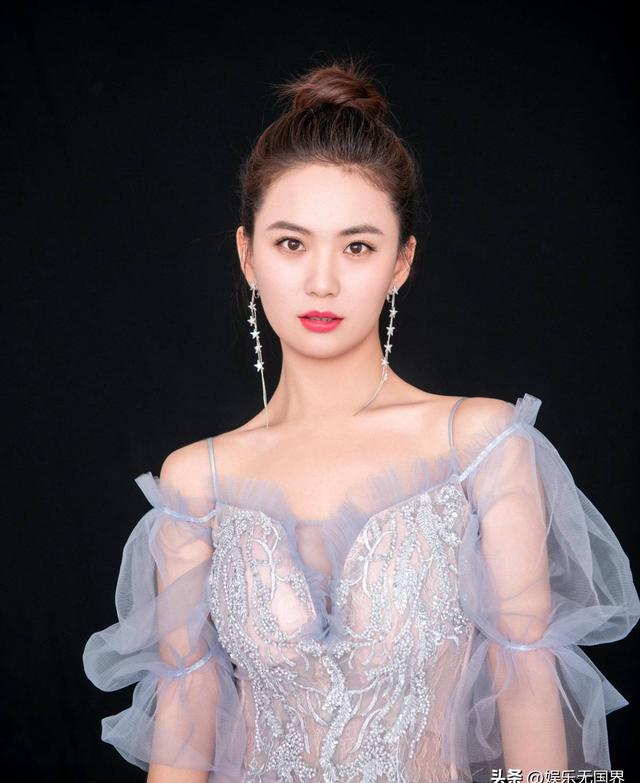 山东电视台20位美女主持人照片大全,个个端庄大气,深受观众喜爱