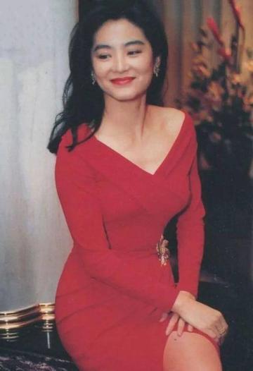 林青霞的胸,巩俐的腿,温碧霞的腰这6位中年女星性感起来迷死人