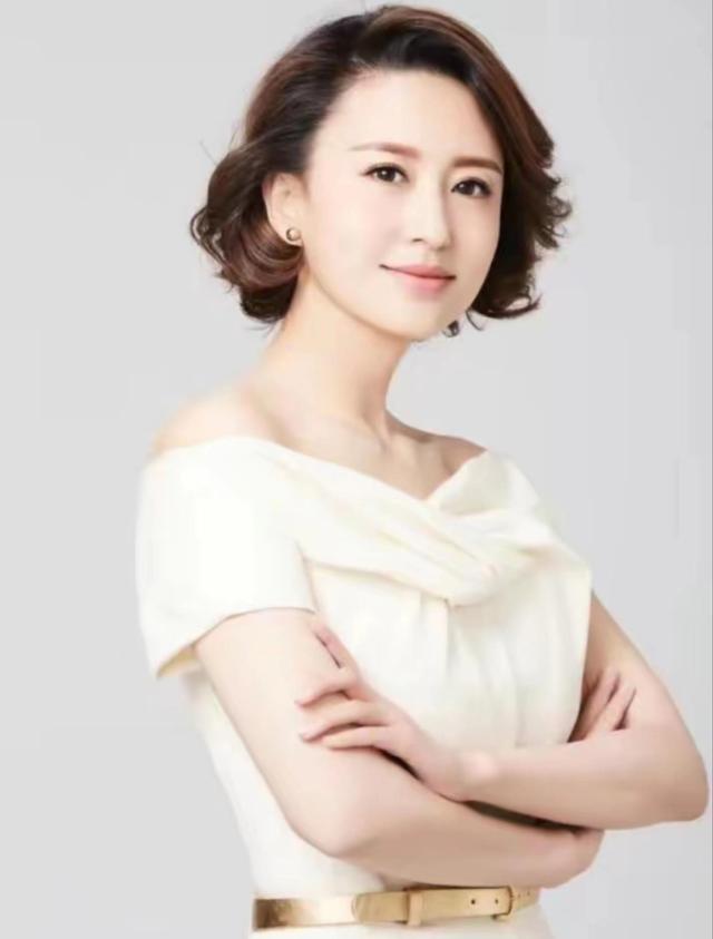 央视二十位著名女主持人排名