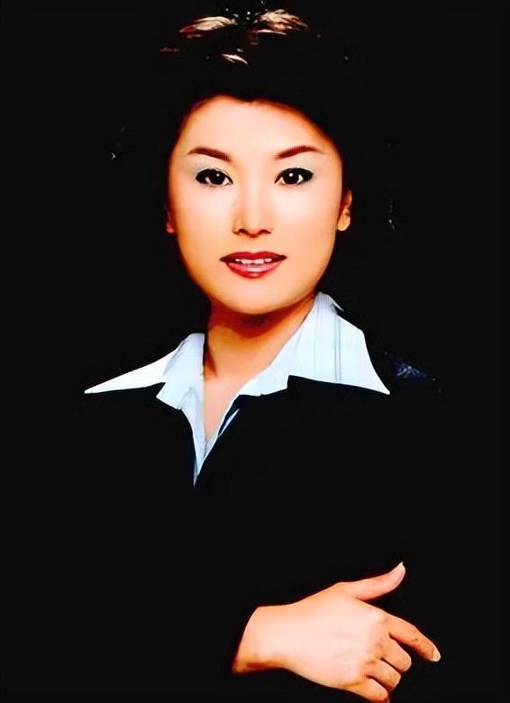 工人出身的女主播和佳:一路奋斗到央视,风光背后有心酸