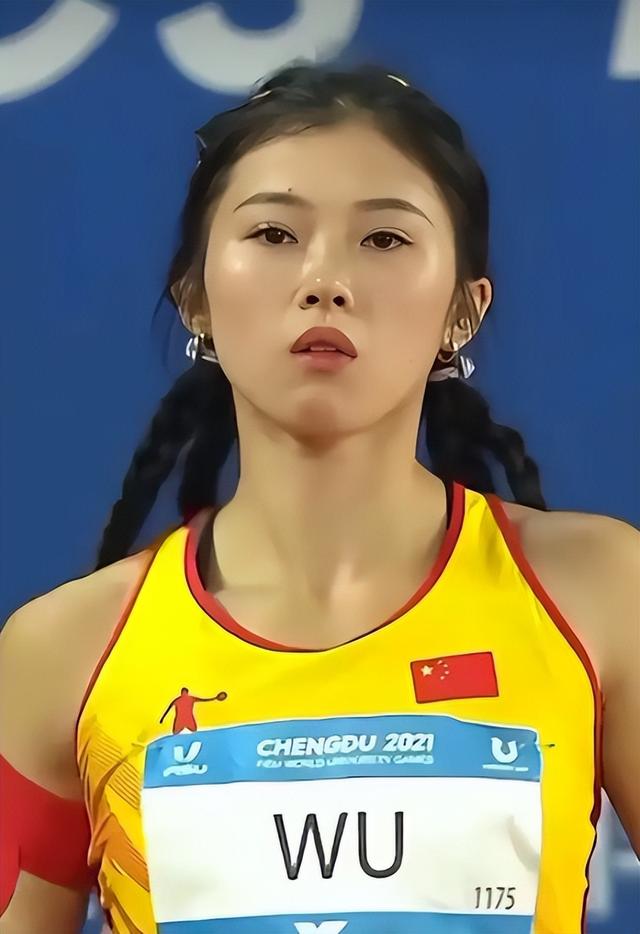 川妹子吴艳妮入选巴黎奥运，但屡屡遭受网暴，素颜照曝光