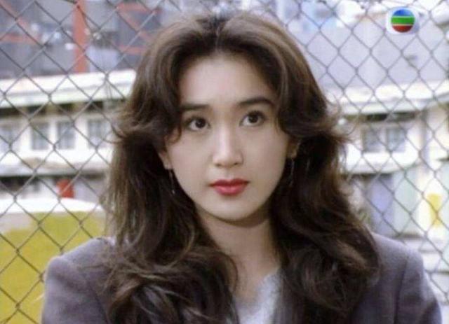 林青霞的胸,巩俐的腿,温碧霞的腰这6位中年女星性感起来迷死人