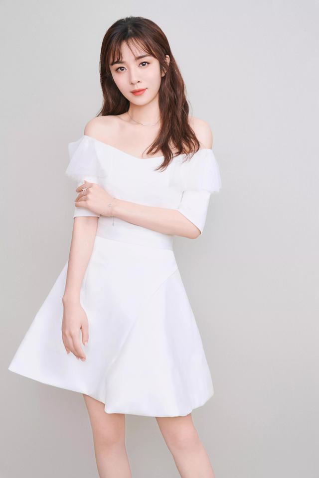 美女明星王晓晨高清写真美图,优雅迷人,性感大方