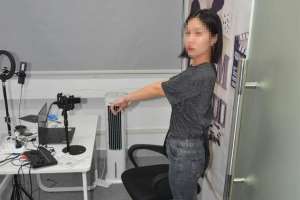 卖萌女主播(“女主播”直播间卖萌，千余“宅男”打赏被骗)