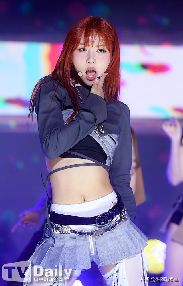 韩国女团劲歌热舞,身材傲人,参加迷你专辑发行纪念Showcase