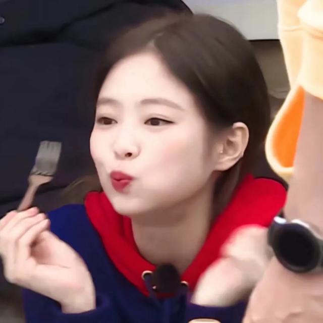 BLACK PINK成员Jennie奶里奶气可爱头像