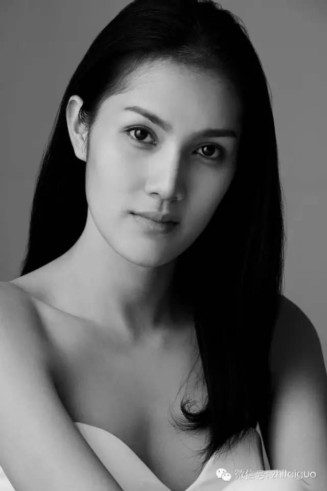 “秀气”还是“英气”？2016蒂芙尼变性美女素颜大比拼！