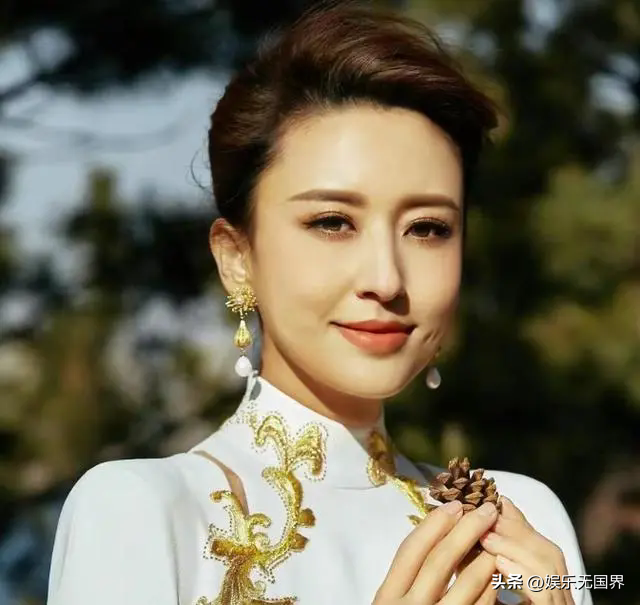 山西籍10位美女主持人,李文静被称为央视最俏皮女主播