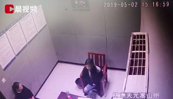 16岁女主播借手机盗保洁阿姨1.9万,父母:求民警多关几年