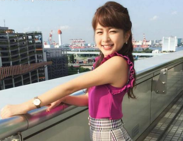 21岁女大学生兼职气象主播,身份曝光成国民女神