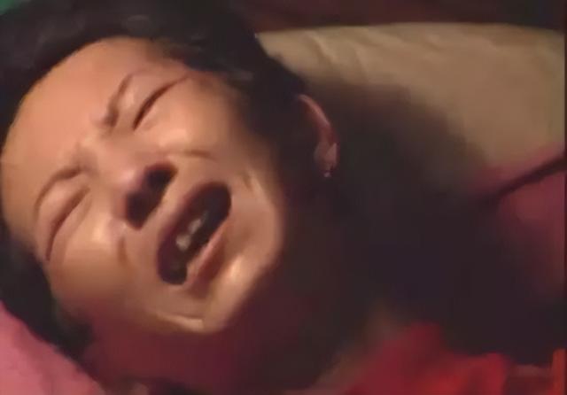 “丫丫”到底怎么了?骨瘦如柴、毛发脱落 → 网友:像吸毒了一样!