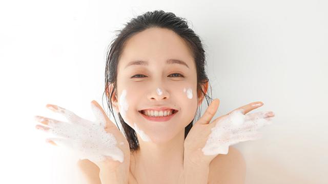 一夜赚套房的女主播、年销10亿的网红如何炼成?团队亲自揭秘