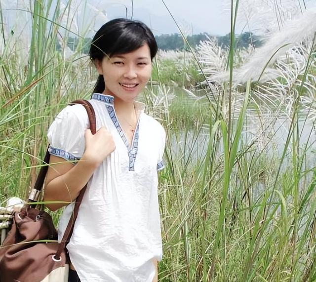 2008年,那个播报汶川地震时流泪的女主播宁远,如今怎么样了?