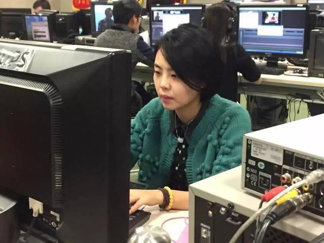 「勤勉」美女主播系列之苑劲龄 美丽且勤勉的专业媒体人!