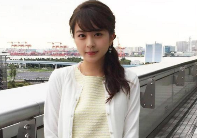 21岁女大学生兼职气象主播,身份曝光成国民女神