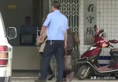 宾馆半裸女尸,缘起直播间,大学生失去理智杀害女主播