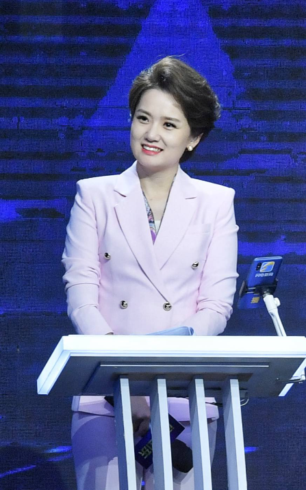 山东电视台,有个美女主持人叫李莎