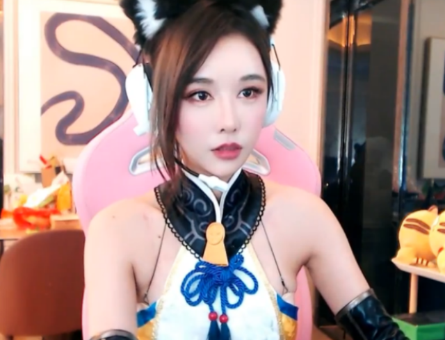 CSGO顶流主播大菠萝cos永劫无间胡桃,兽耳+黑丝魅力难挡