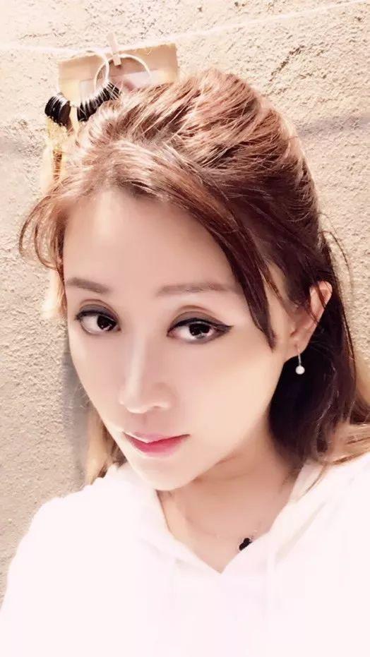 气质绝佳、唱歌又好听的主播怎能错过?