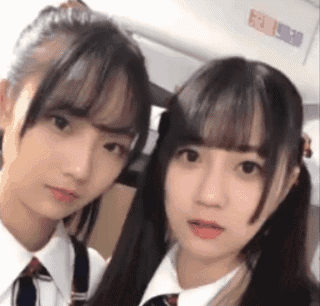 二台女主播秀腿玩游戏成流量密码,官方出手最为致命