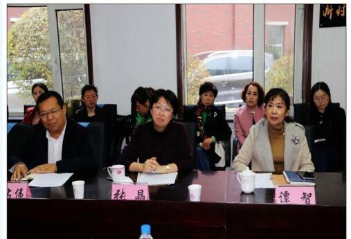 “我给你鉴定是听不懂话”女官员耍官威呵斥来访群众被通报