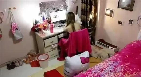 这就是你们的女神?女主播房间脏得像“猪圈”,上厕所直接用尿壶