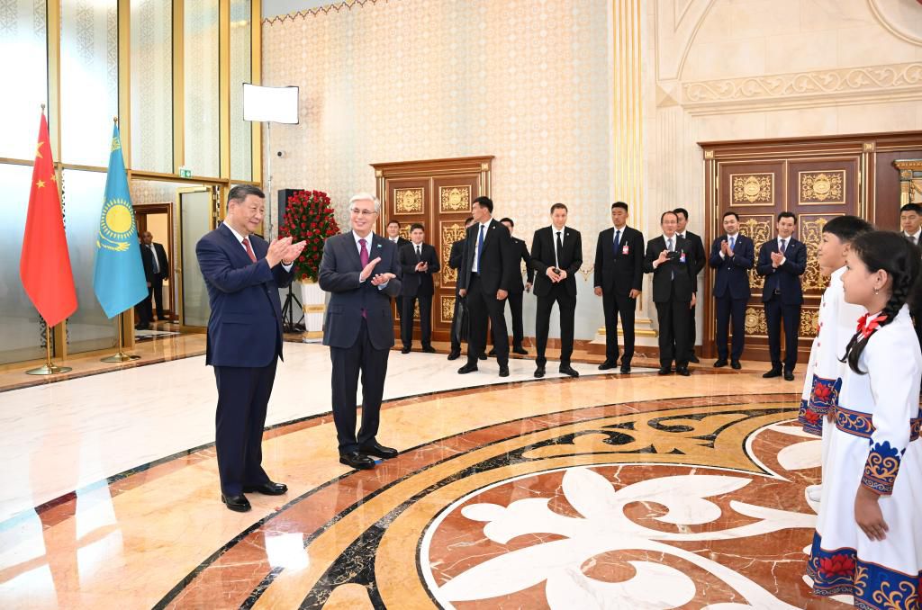 高清大图丨习主席在阿斯塔纳的精彩瞬间