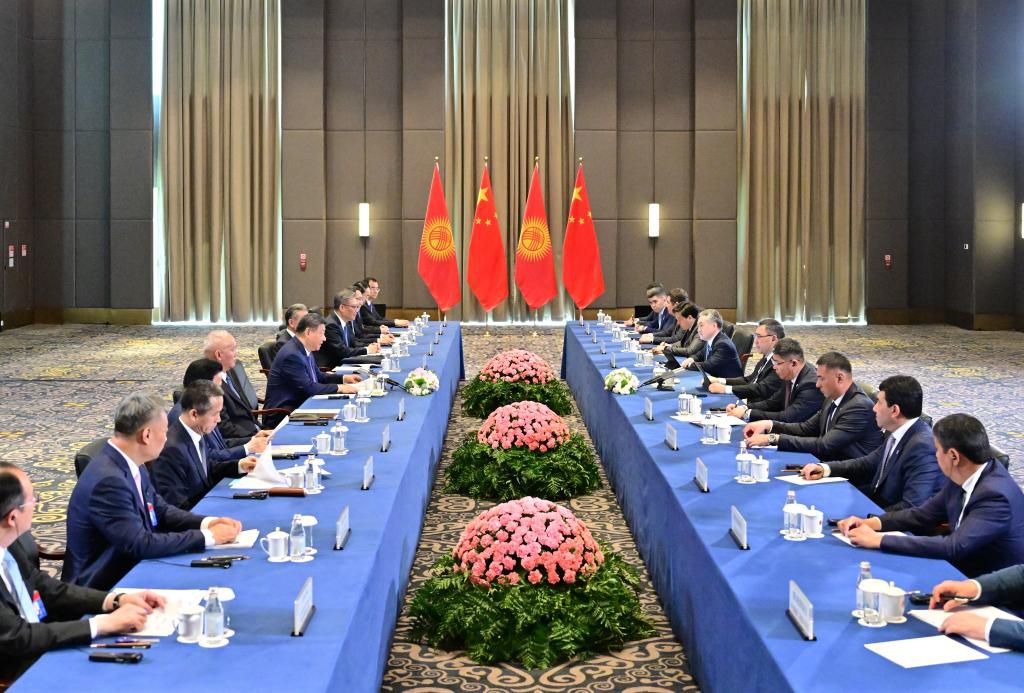 高清大图丨习主席在阿斯塔纳的精彩瞬间