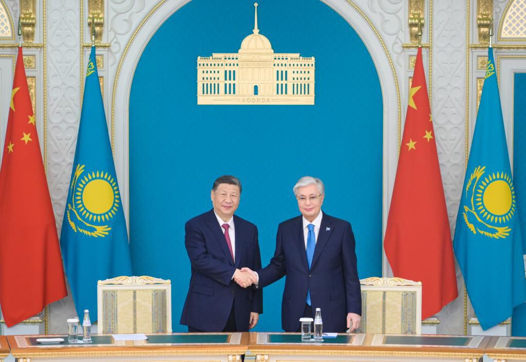 高清大图丨习主席在阿斯塔纳的精彩瞬间