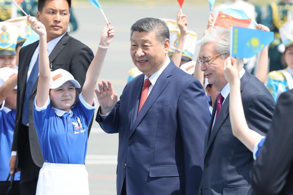 高清大图丨习主席在阿斯塔纳的精彩瞬间