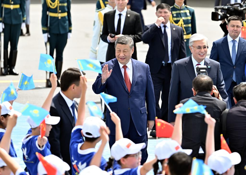 高清大图丨习主席在阿斯塔纳的精彩瞬间