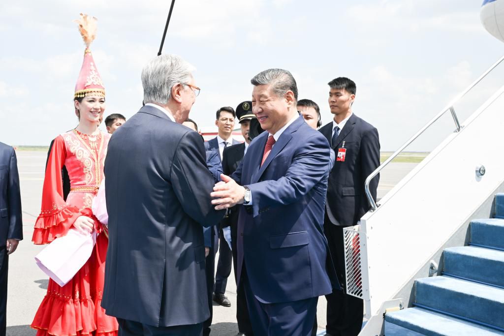 高清大图丨习主席在阿斯塔纳的精彩瞬间